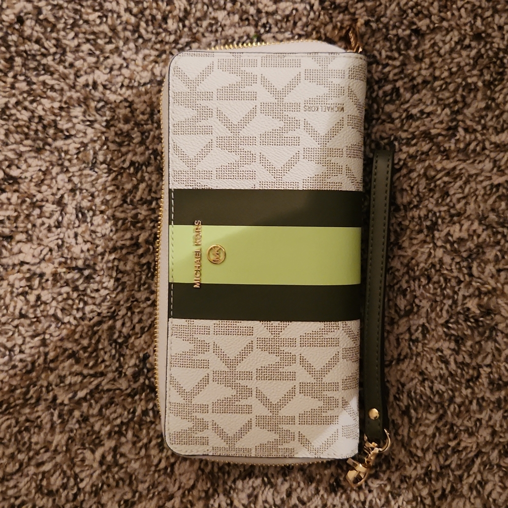 NWOT Michael Kors Wallet/Wristlet